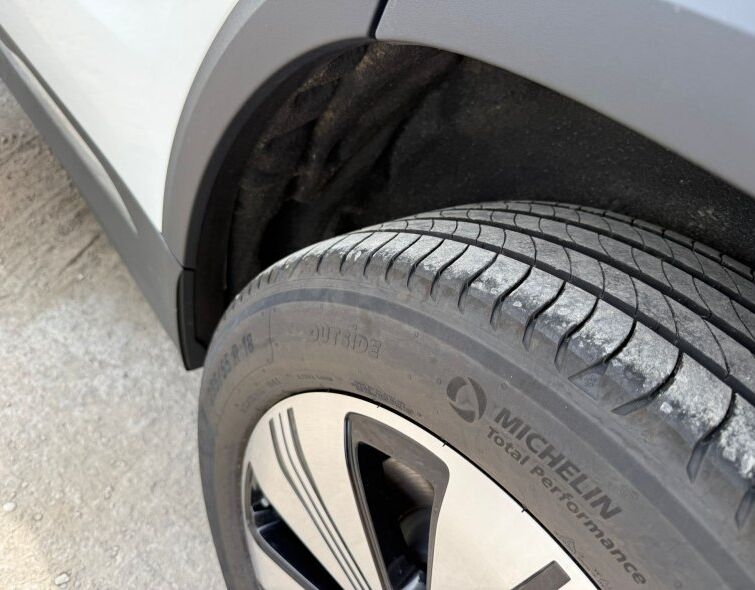 MERCEDES-BENZ EQA 250+